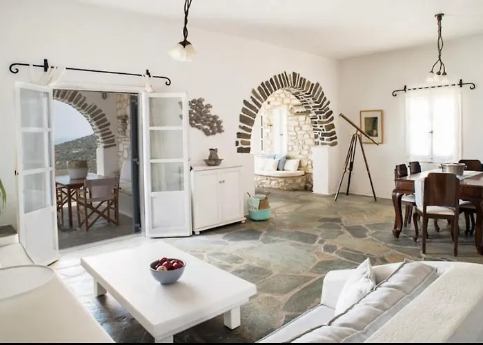 Idyllic Sea Views House Semesterbostad